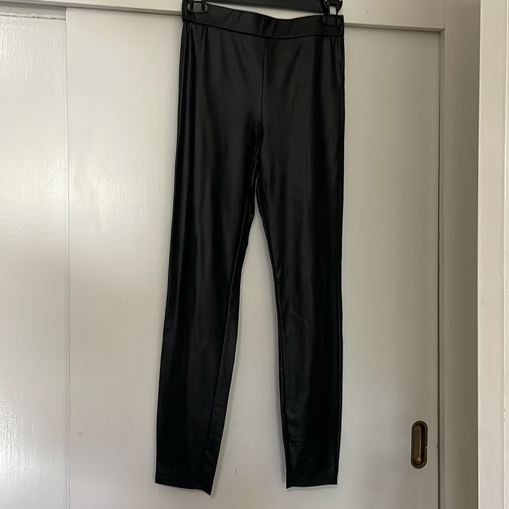 Women’s leggings faux leather / plastic